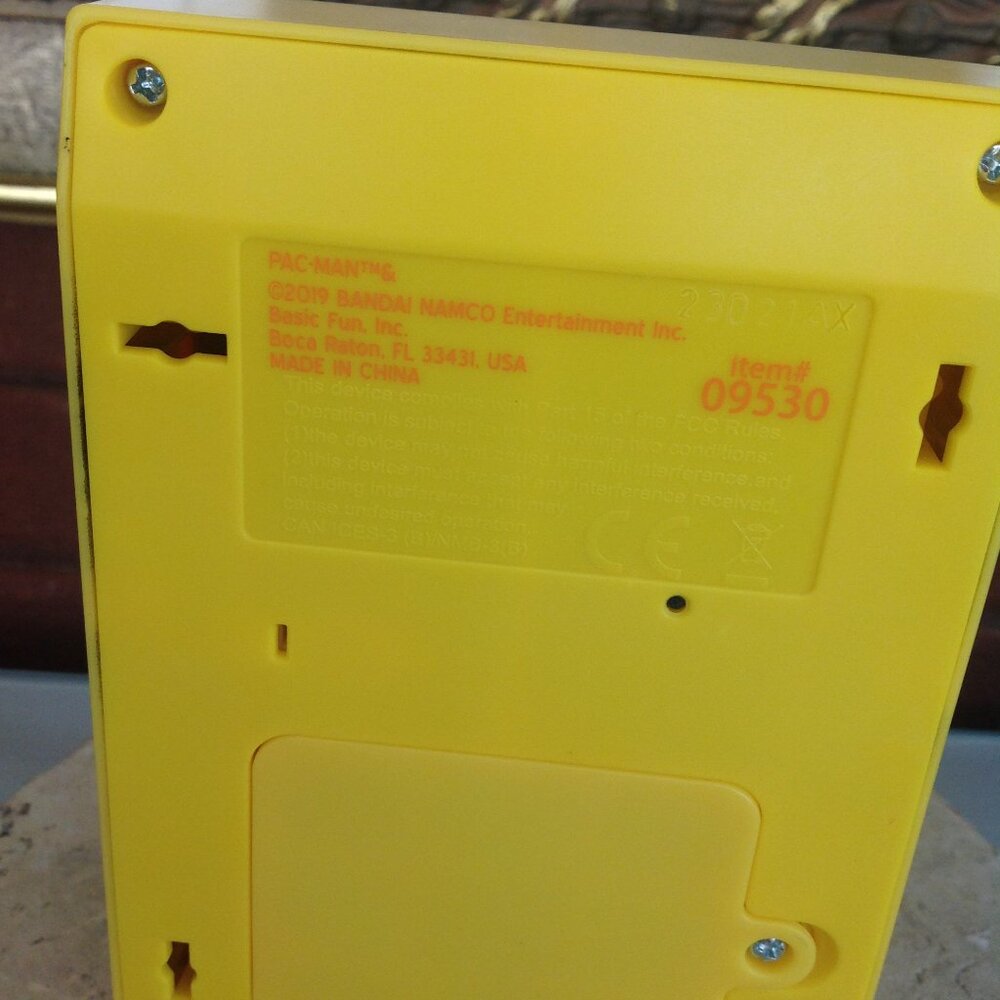 Pac-Man Mini Arcade Game - Picture 4 of 4